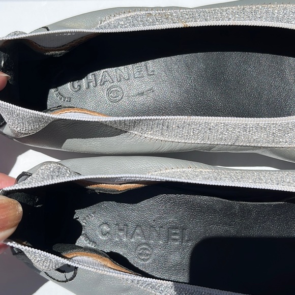 Authentic Chanel Silver Lambskin/Black Patent Leather Elastic Ballet Flats Shoes - Picture 10 of 16